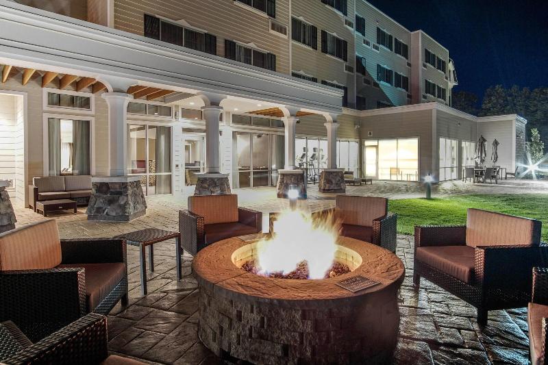 فندق Courtyard By Marriott Lenox Berkshires