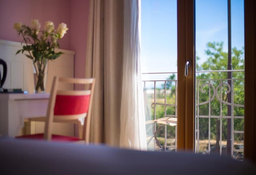 בית מלון כפרי Marin