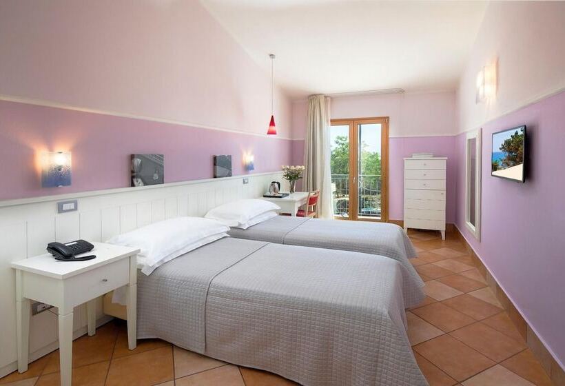 בית מלון כפרי Marin