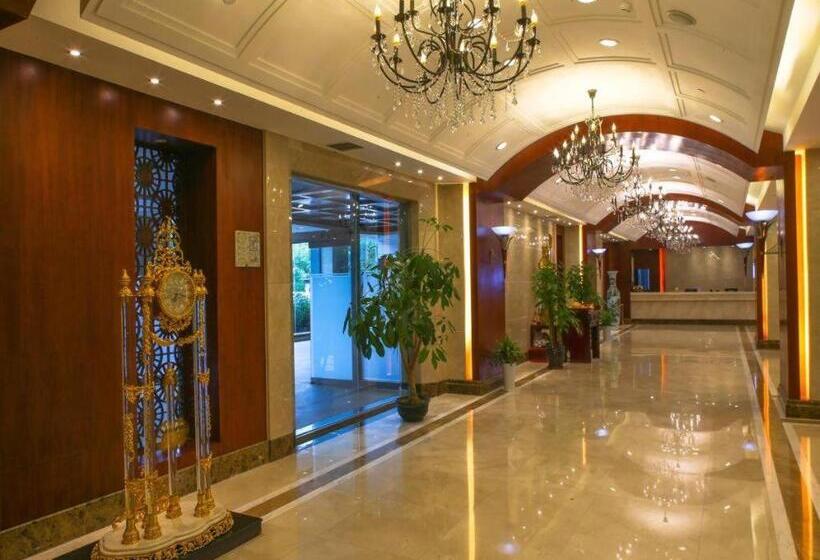 Hotel Qingdao Tianrunjinwang