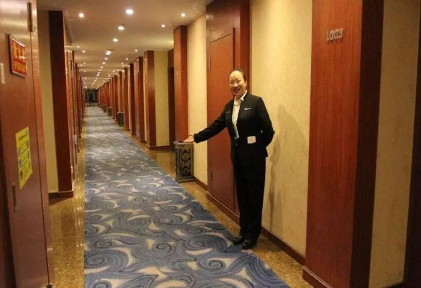 Hotelli Qingdao Tianrunjinwang