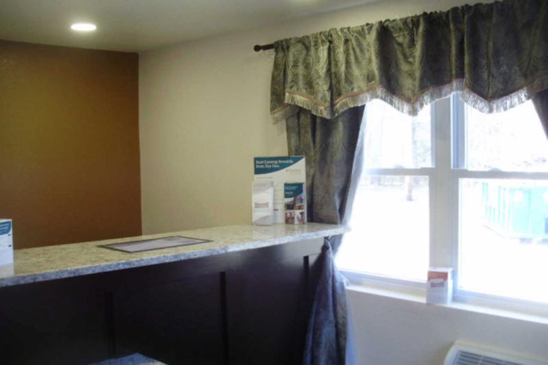 בית מלון כפרי Rodeway Inn Middleboroplymouth