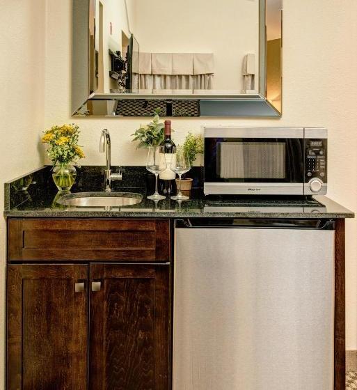 Garrison Hotel & Suites Dover Portsmouth, Ascend Hotel Collection