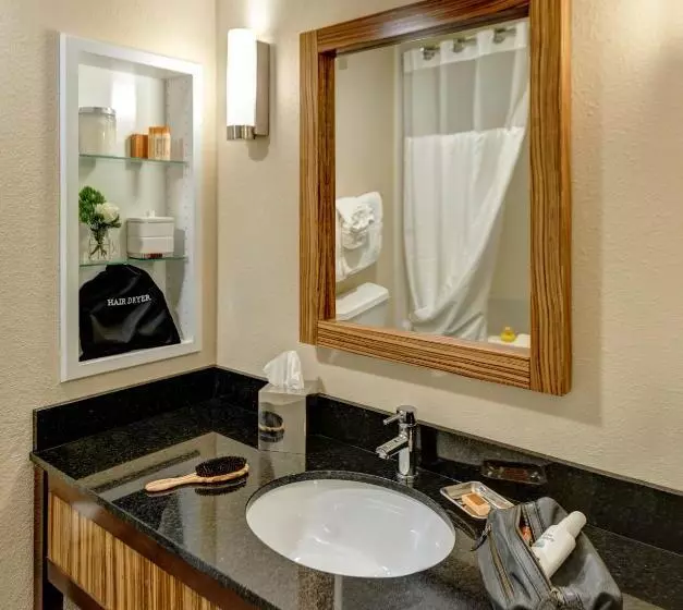 Garrison Hotel & Suites Dover Portsmouth, Ascend Hotel Collection