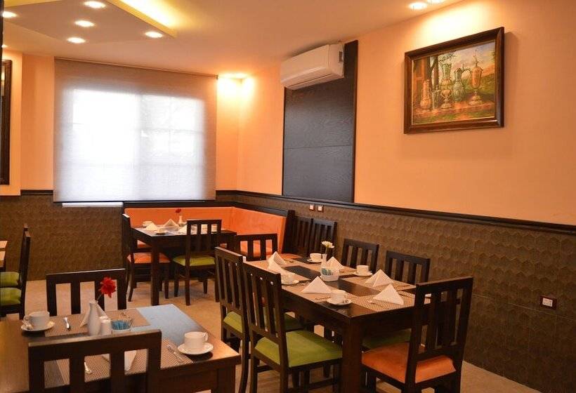 Tilal Almadina Hotel & Suites