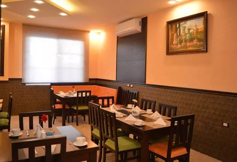 Tilal Almadina Hotel & Suites