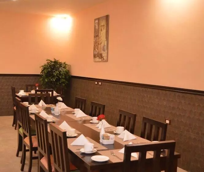 Tilal Almadina Hotel & Suites