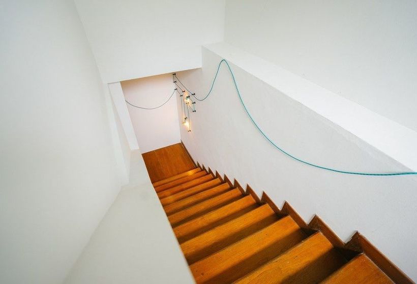 هاستل Draper Startup House For Entrepreneurs