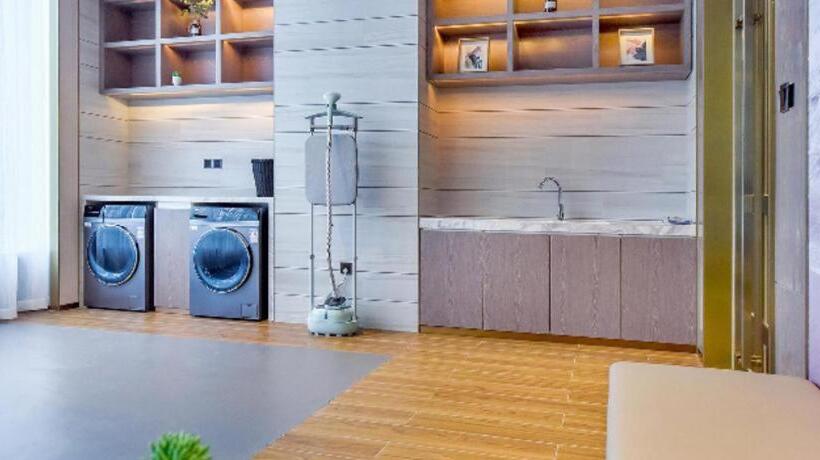 Echarm Plus Hotel Chongqing University Of Business And Industry Light Rail Station