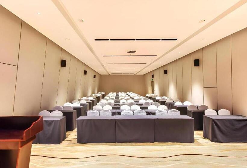 Echarm Plus Hotel Chongqing University Of Business And Industry Light Rail Station