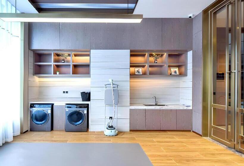 Echarm Plus Hotel Chongqing University Of Business And Industry Light Rail Station