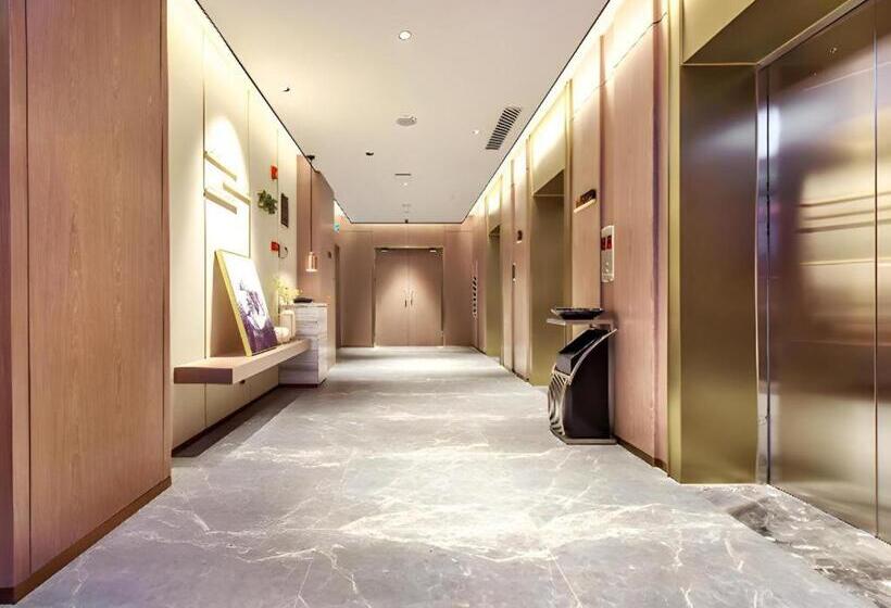 Echarm Plus Hotel Chongqing University Of Business And Industry Light Rail Station