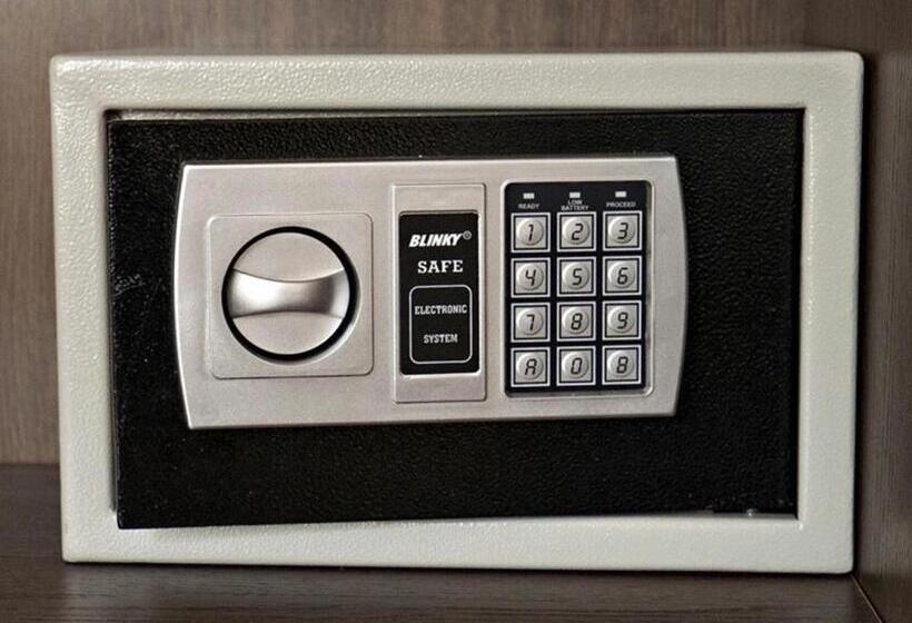 هتل Guesthouse Vittoria Rooms   The Original Since 2015