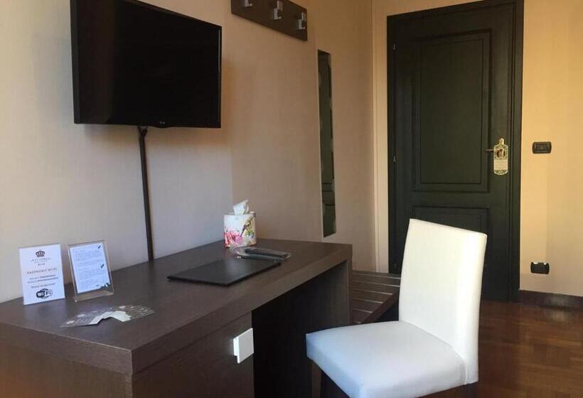 هتل Guesthouse Vittoria Rooms   The Original Since 2015