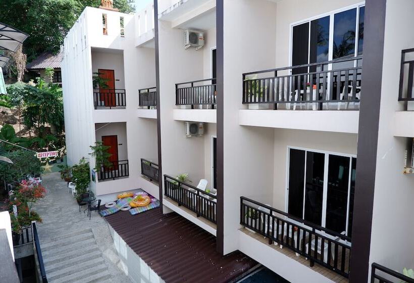 Kata Beachwalk Hotel And Bungalows