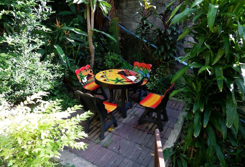 Kata Beachwalk Hotel And Bungalows