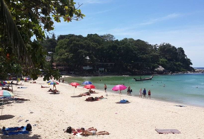 Kata Beachwalk Hotel And Bungalows