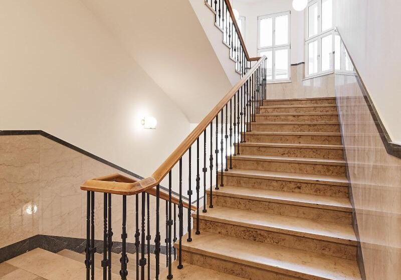 Melter Hotel & Apartments   A Neighborhood