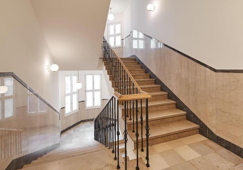 Melter Hotel & Apartments   A Neighborhood