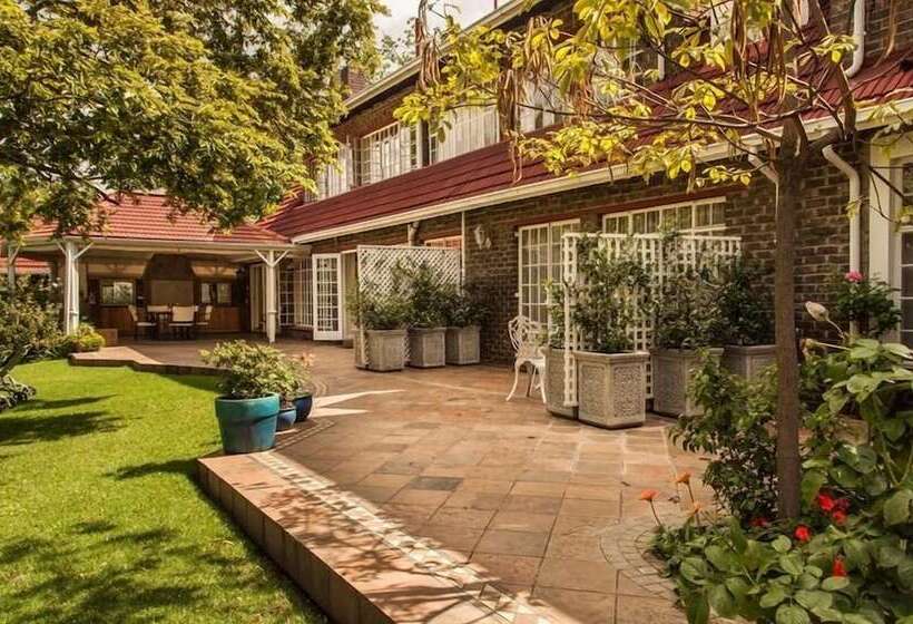 פנסיון Acacia House