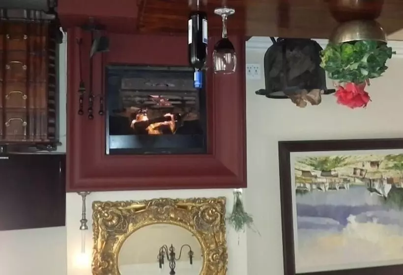 پانسیون Acacia House