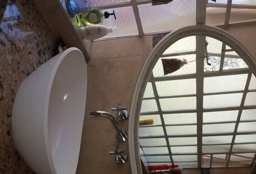 פנסיון Acacia House