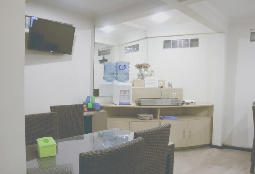 Pension (Hôtel basse catégorie) Bantal Guling Trans