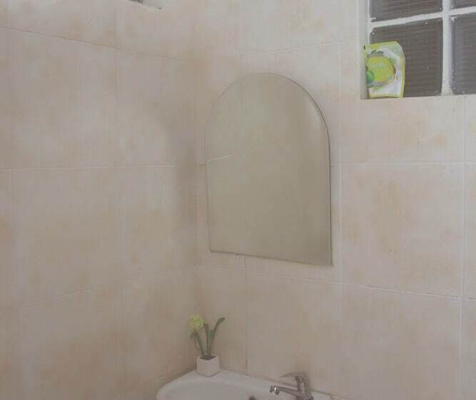 Pension (Hôtel basse catégorie) Bantal Guling Trans