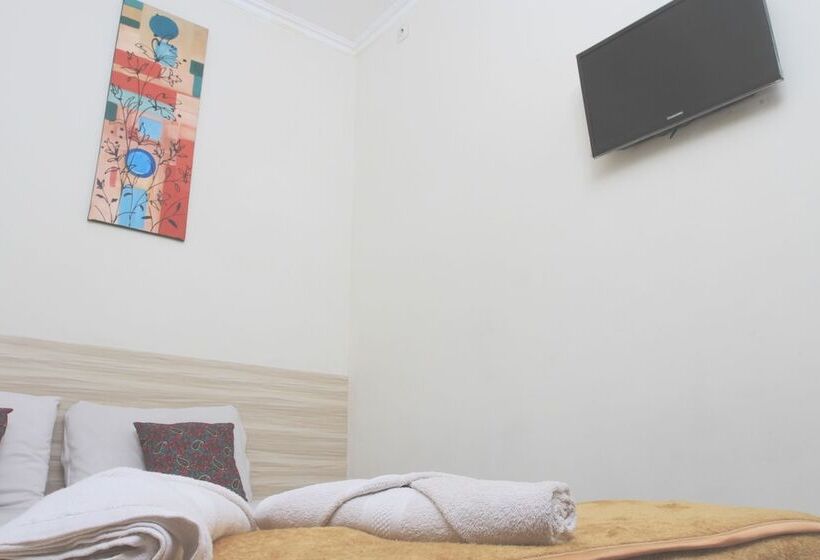 Pension (Hôtel basse catégorie) Bantal Guling Trans