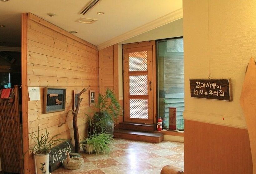 Pensió Ok San Seowon Guest House