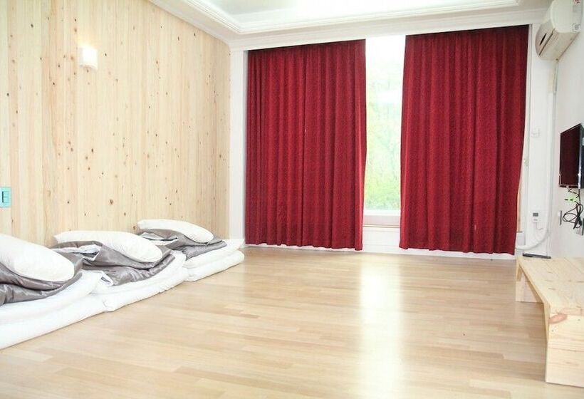 Pensió Ok San Seowon Guest House