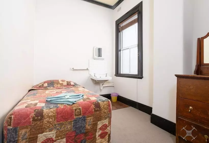 Royal Hotel Motel