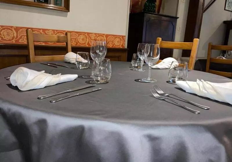 Hotelli Hôtel Du Commerce