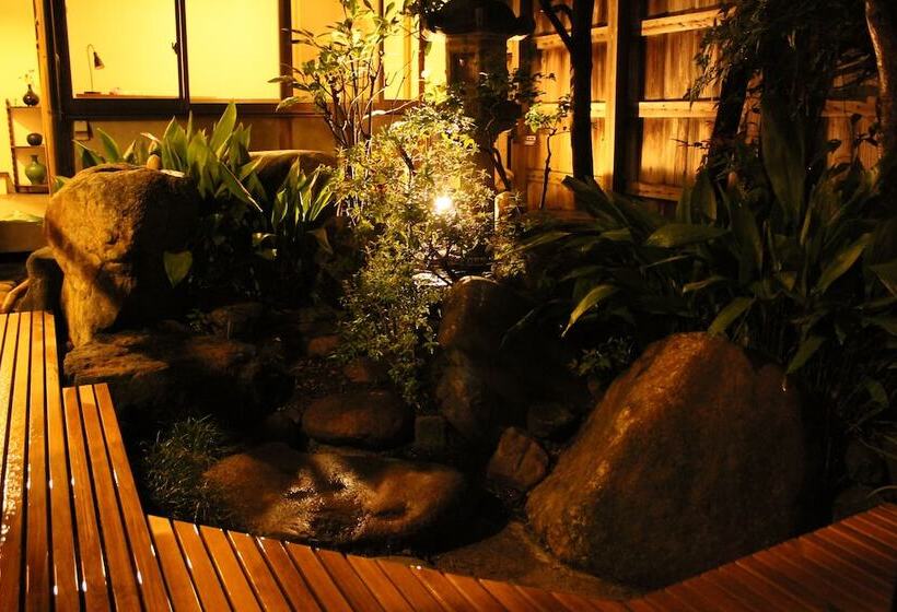 הוסטל Nara Guesthouse Kamunabi