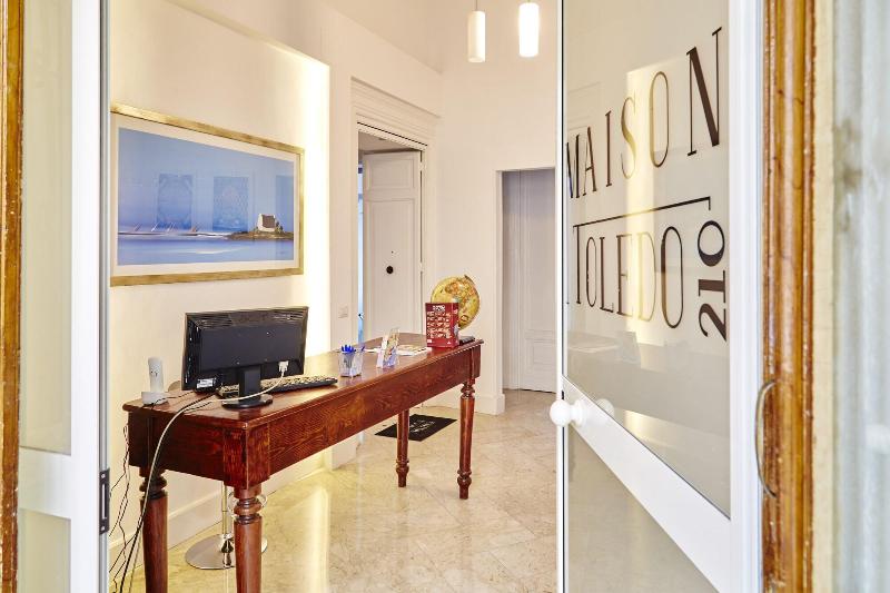 تختخواب و صبحانه Maison Toledo 210