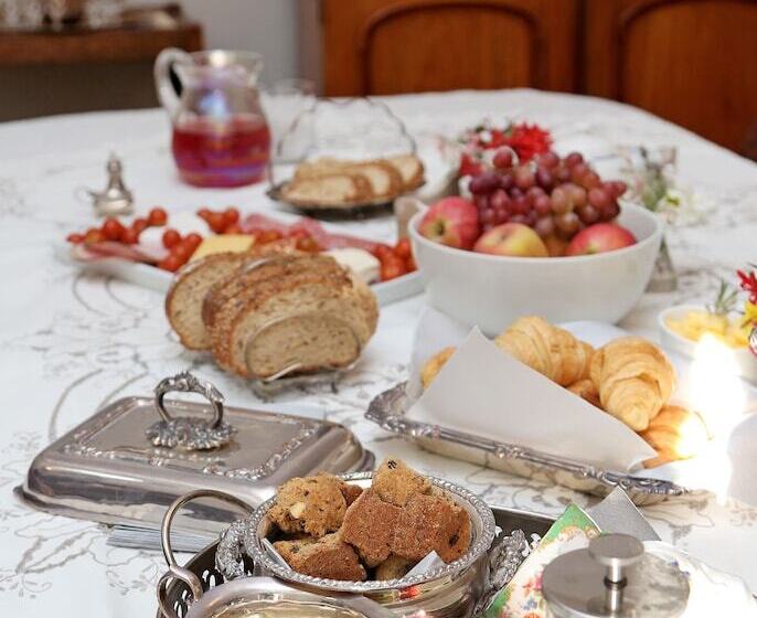 צימר Newington Place