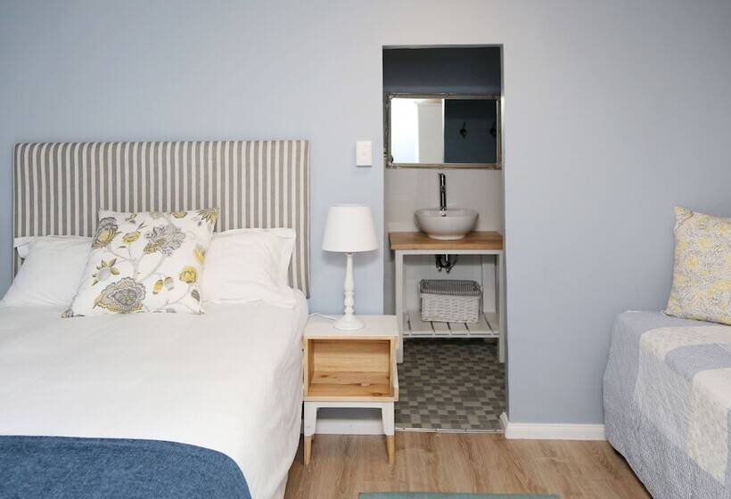 צימר Newington Place