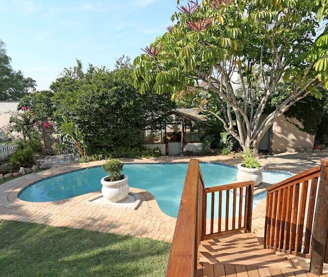 צימר Newington Place