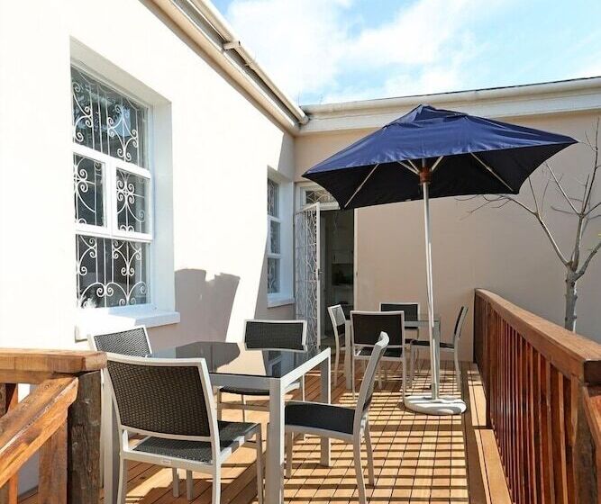 צימר Newington Place