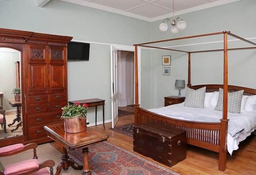 צימר Newington Place