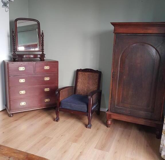 צימר Newington Place