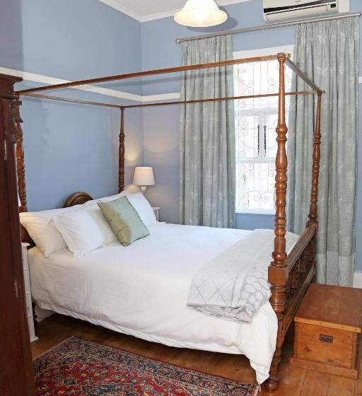 צימר Newington Place