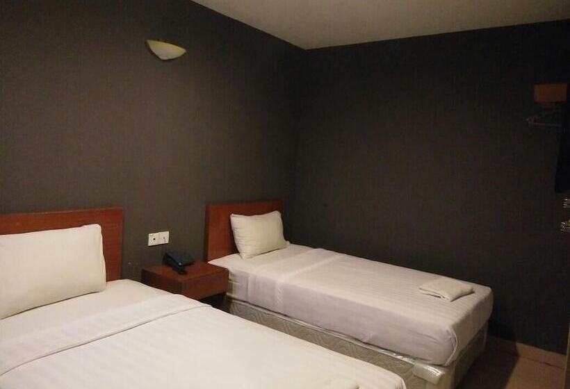 One Hotel Sadong Jaya