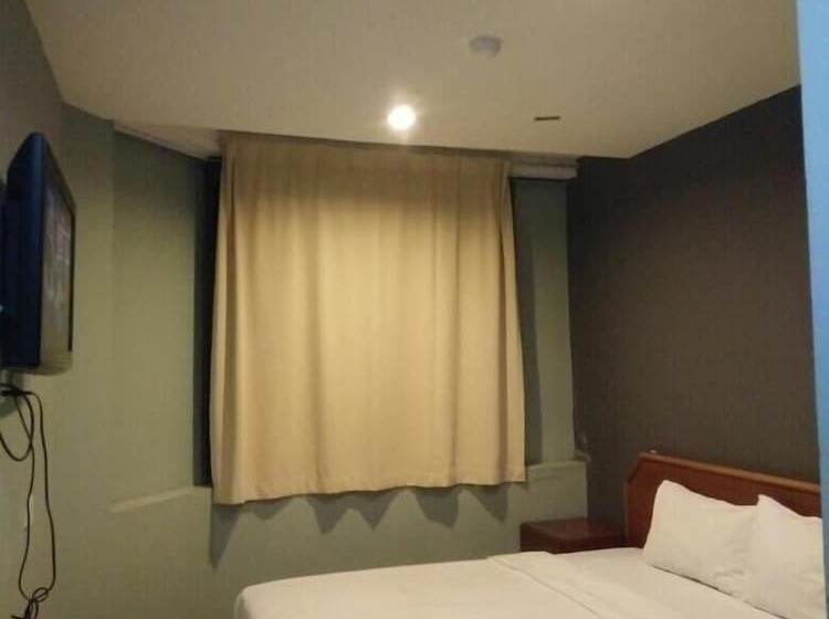 One Hotel Sadong Jaya