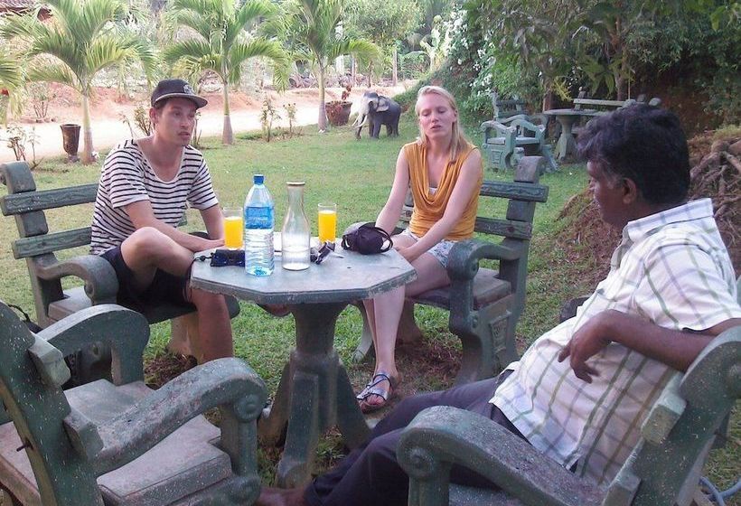 فندق Rajadhani Rest