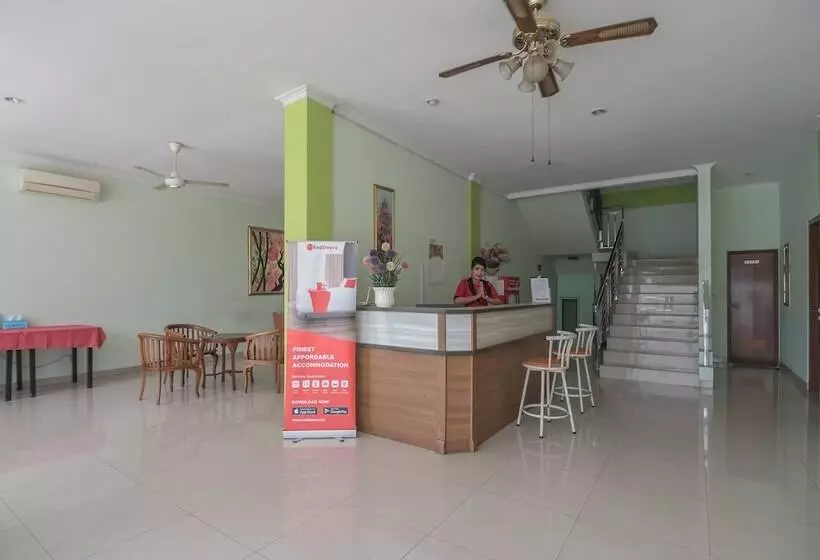 ホテル Reddoorz At Gatot Subroto Lampung