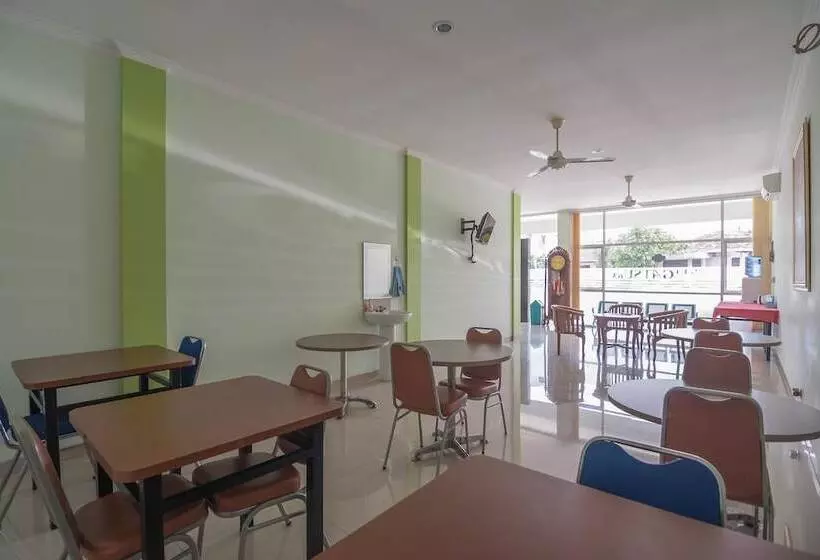 ホテル Reddoorz At Gatot Subroto Lampung