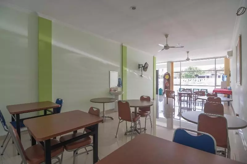 ホテル Reddoorz At Gatot Subroto Lampung