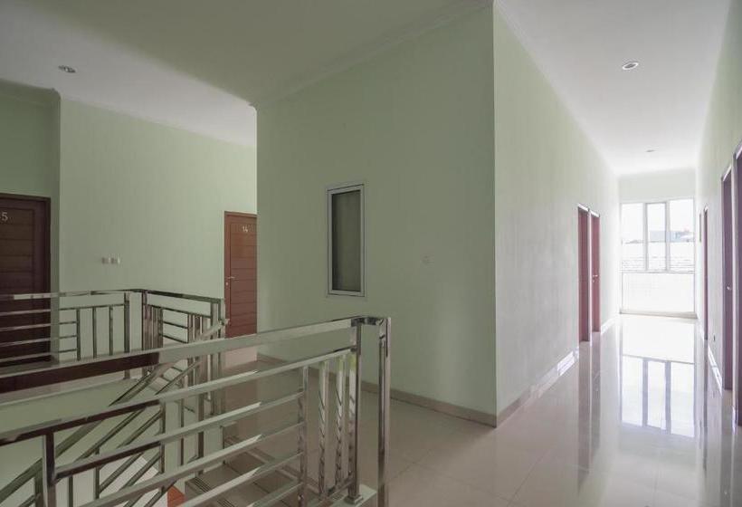 בית מלון כפרי Reddoorz At Gatot Subroto Lampung