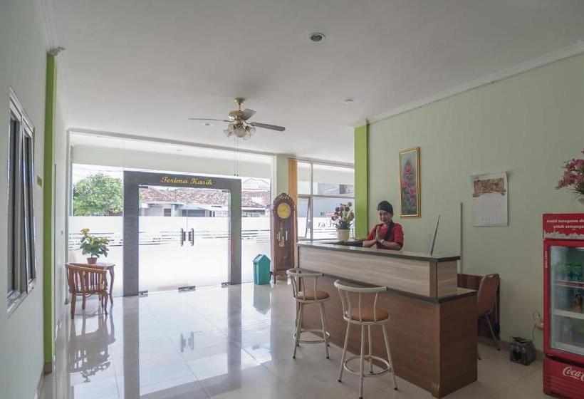 בית מלון כפרי Reddoorz At Gatot Subroto Lampung